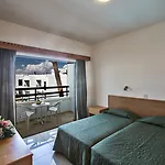 Aparthotel Anthea 3*