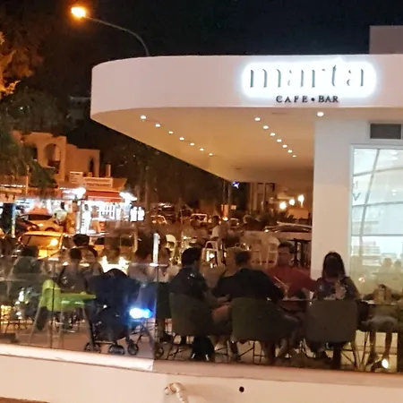 Anthea アパートホテル アヤナパ