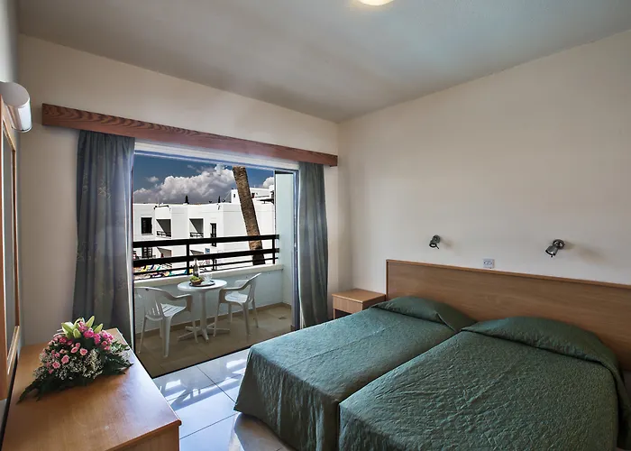 Aparthotel Anthea 3*