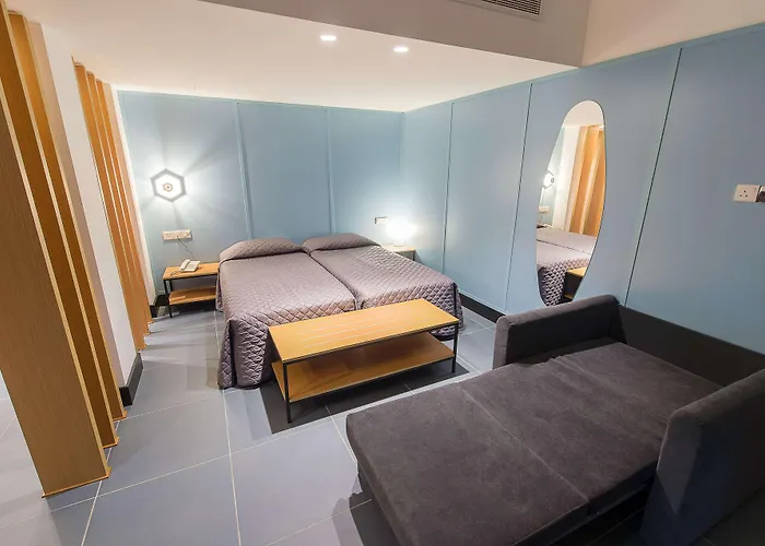 Anthea Aparthotel 3*