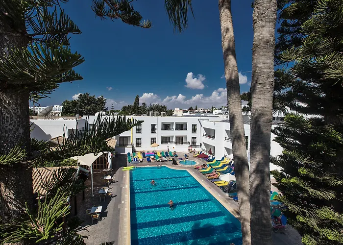 Aparthotel Anthea 3*